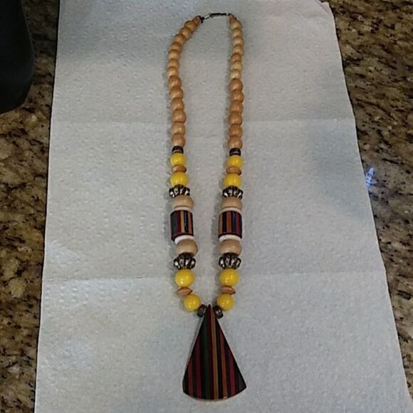 Necklace    - Picture 2 of 2
